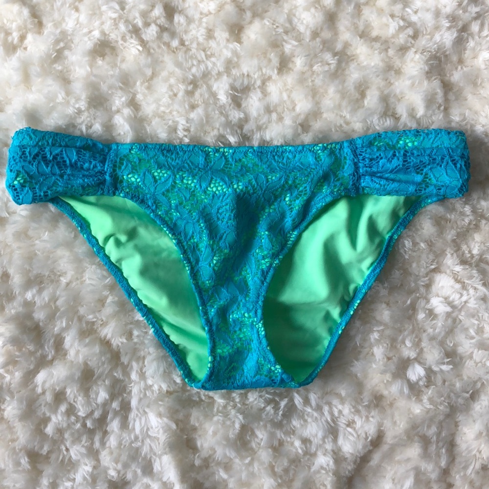 “Victoria’s Secret” Floral Knit Bikini Bottoms